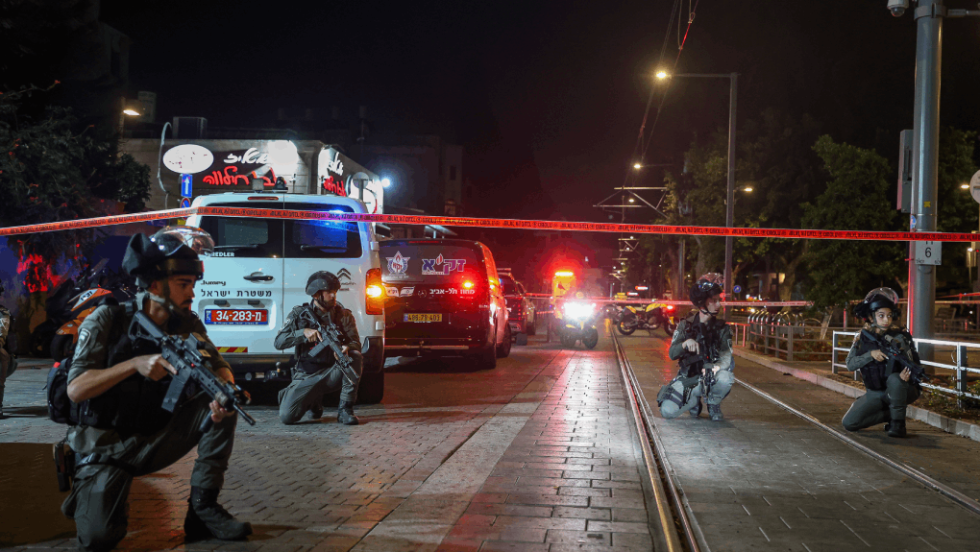 Ισραηλινοί αστυνομικοί στο περιστατικό με πυρά στη Γιάφα, αραβοϊσραηλινή συνοικία στο Τελ Αβίβ